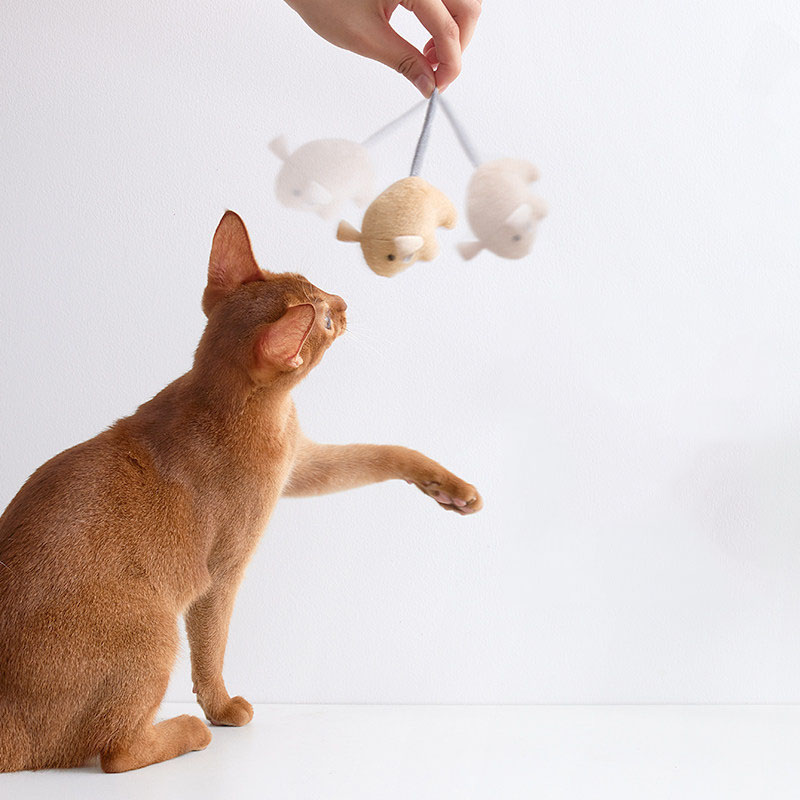 ألعاب الفئران المحشوة بالنعناع - مراجعة Catnip Interactive Plush Mouse وسعره